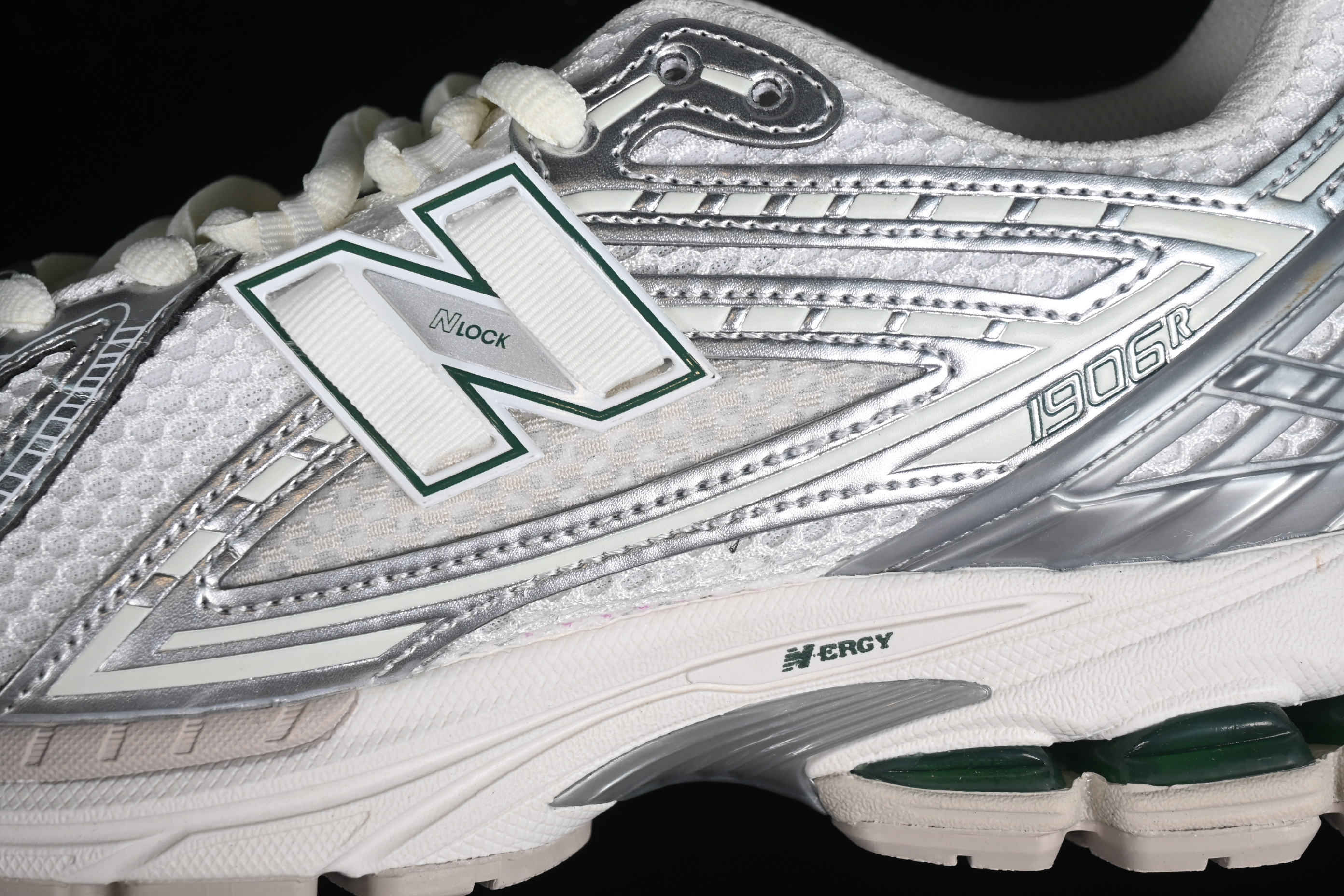 New Balance 1906 Series Retro Dad Style Casual Running Shoes - W1906REE