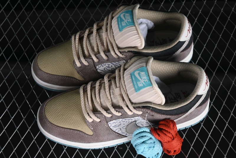 Nike SB Dunk Low Retro Sneakers with Floral Embossed Design and Tiffany Blue Accents - FZ3129-200