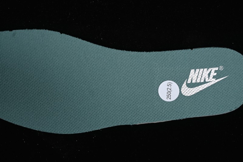 Nike V2K Runtekk 3XL Retro Low-Top Running Shoes with Shock Absorption and Anti-Slip Technology - HF5050-361