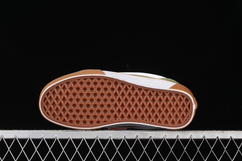 Vans Classics Knu Skool Retro Sneakers with Enlarged Toe and Thickened Sole - VN0009QCCIB