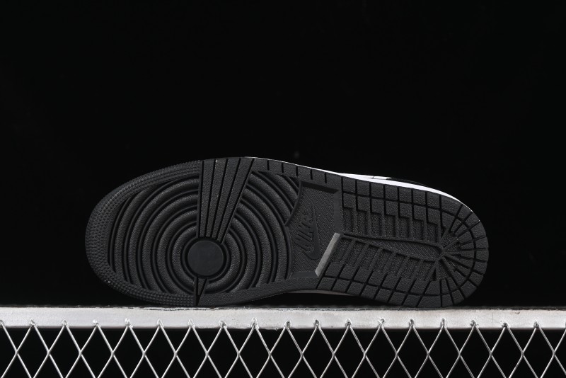 Nike Air Jordan 1 Low Retro Basketball Shoes in Black and White - 553558-043