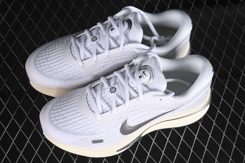 Nike Journey Run 2024 Low-Top Casual Running Shoes with Shock Absorption, Anti-Slip and Wear-Resistant Design - FJ7765-104