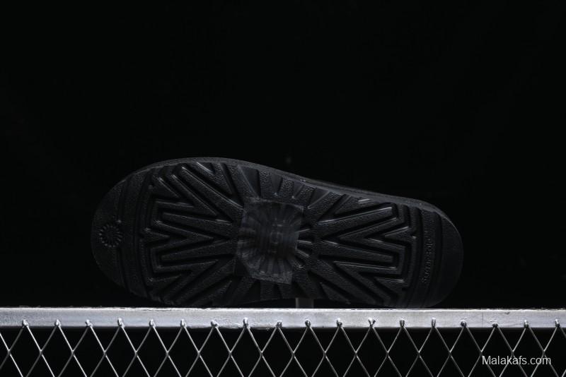 UGG Classic Mini II Snow Boots with TREADLITE Outsole - 5955