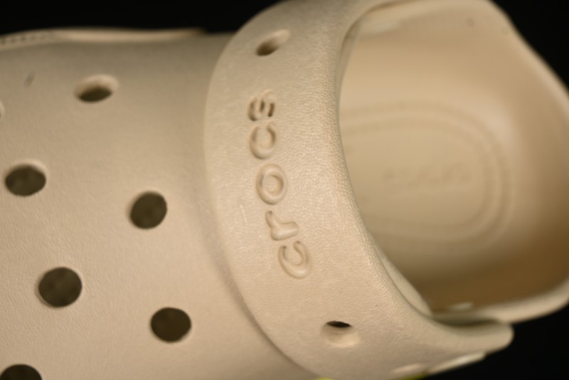 Crocs EVA Fashion Comfortable Clogs with Ventilation Holes - CSD4