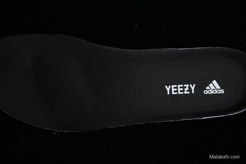Adidas Yeezy Boost 700 V2 Utility Black Running Shoes with 3M Reflective Details - FV5304