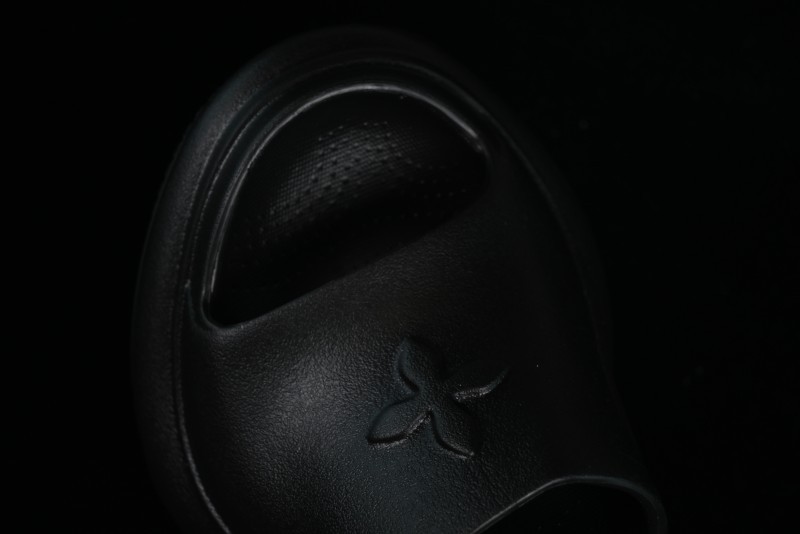 SMFK COMPASS Embossed One-Word Platform Slides - E9066