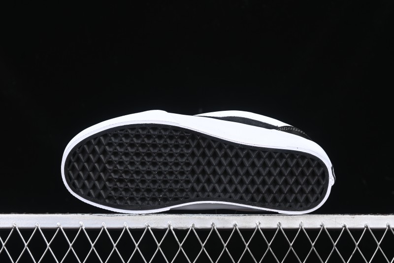 Vans Knu Skool Low Top Retro Casual Vulcanized Sneakers - VN000CS00YK