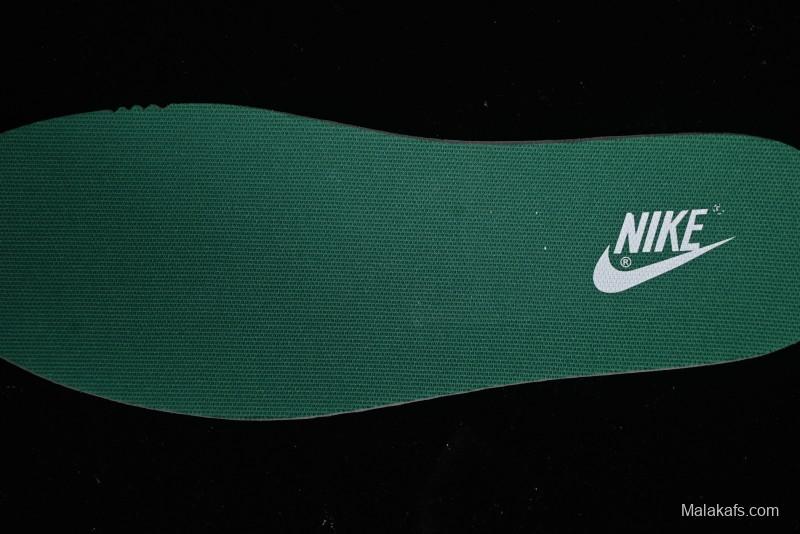 Supreme x Nike Dunk Low SB Skate Shoes with Zoom Air Cushion - XD6188-033