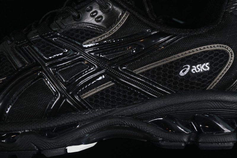 Asics Gel-Nimbus 10.1 Retro Breathable Casual Shoes with Cushioning for Men - 1203A780-001