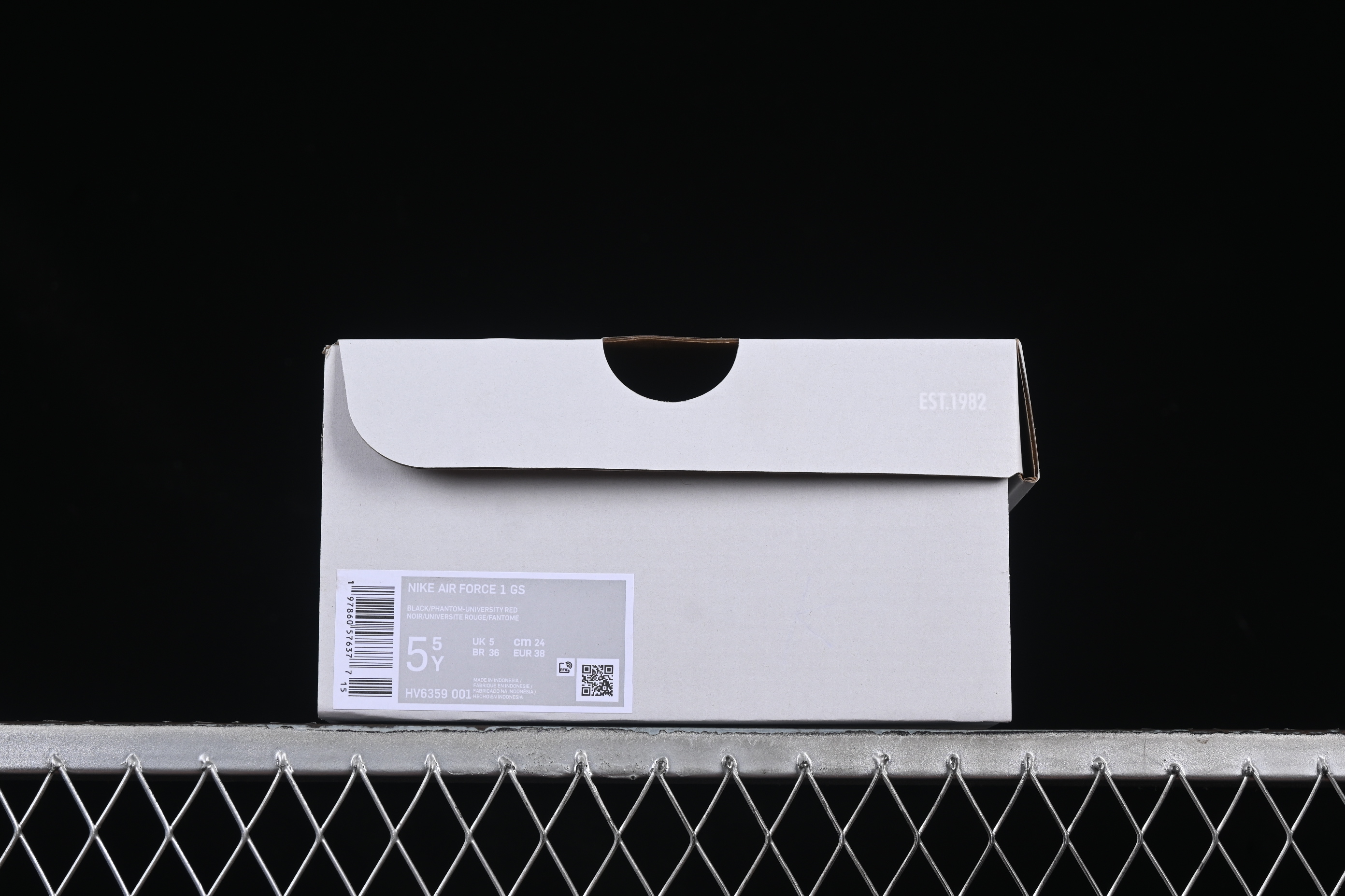Nike Air Force 1'07 Low Casual Sneakers with Full-Length Air Cushion - HV6359-001