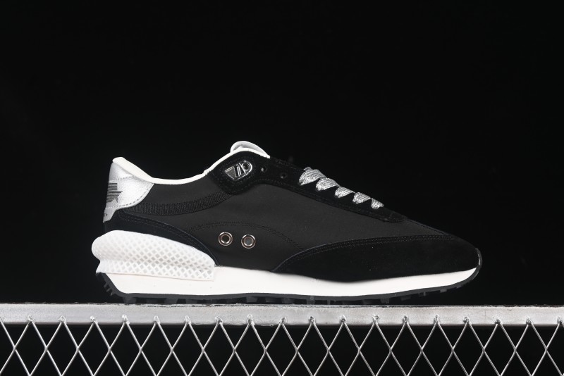 Golden Goose Marathon Comfortable Low-Top Lifestyle Sneakers in White Black - H8D4