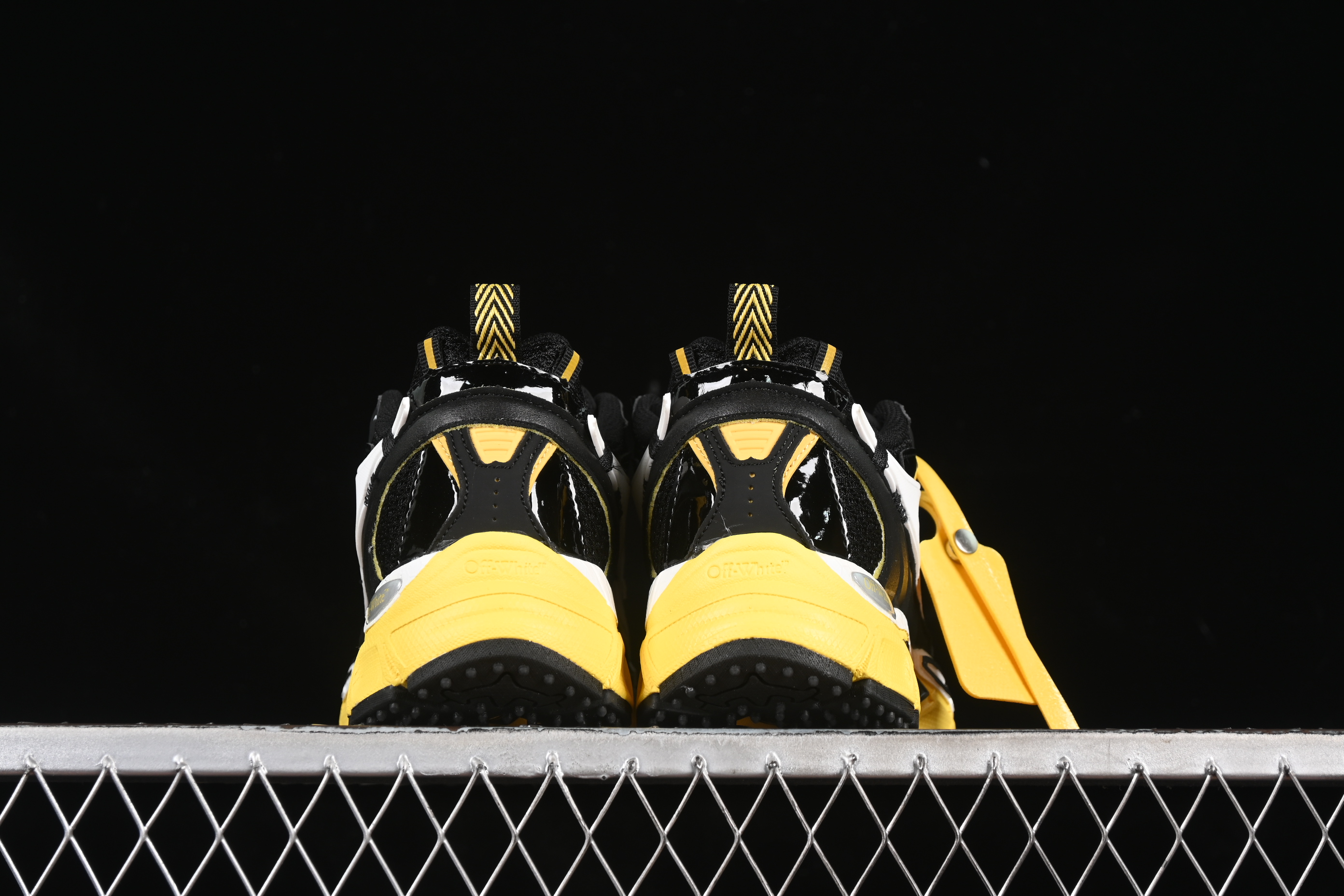 Off-White Be Right Low-Top Lifestyle Sneakers in Black & Yellow - C.D4