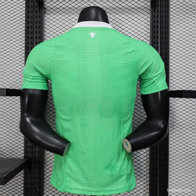 Player Version 25/26 Manchester United Green Goalkeeper Jersey