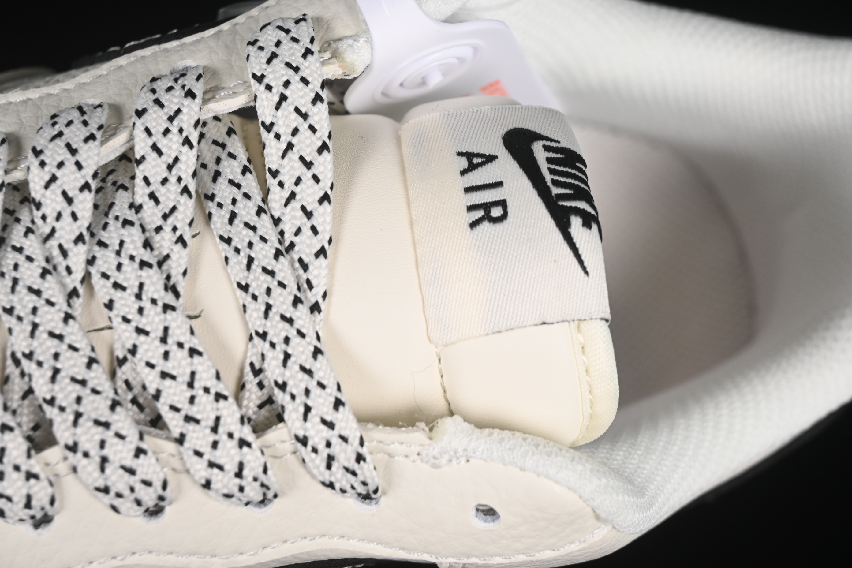 Nike Air Force 1'07 Low Gucci Collaboration Dual-Tone Mini Swoosh Casual Sneakers - CS5288-009
