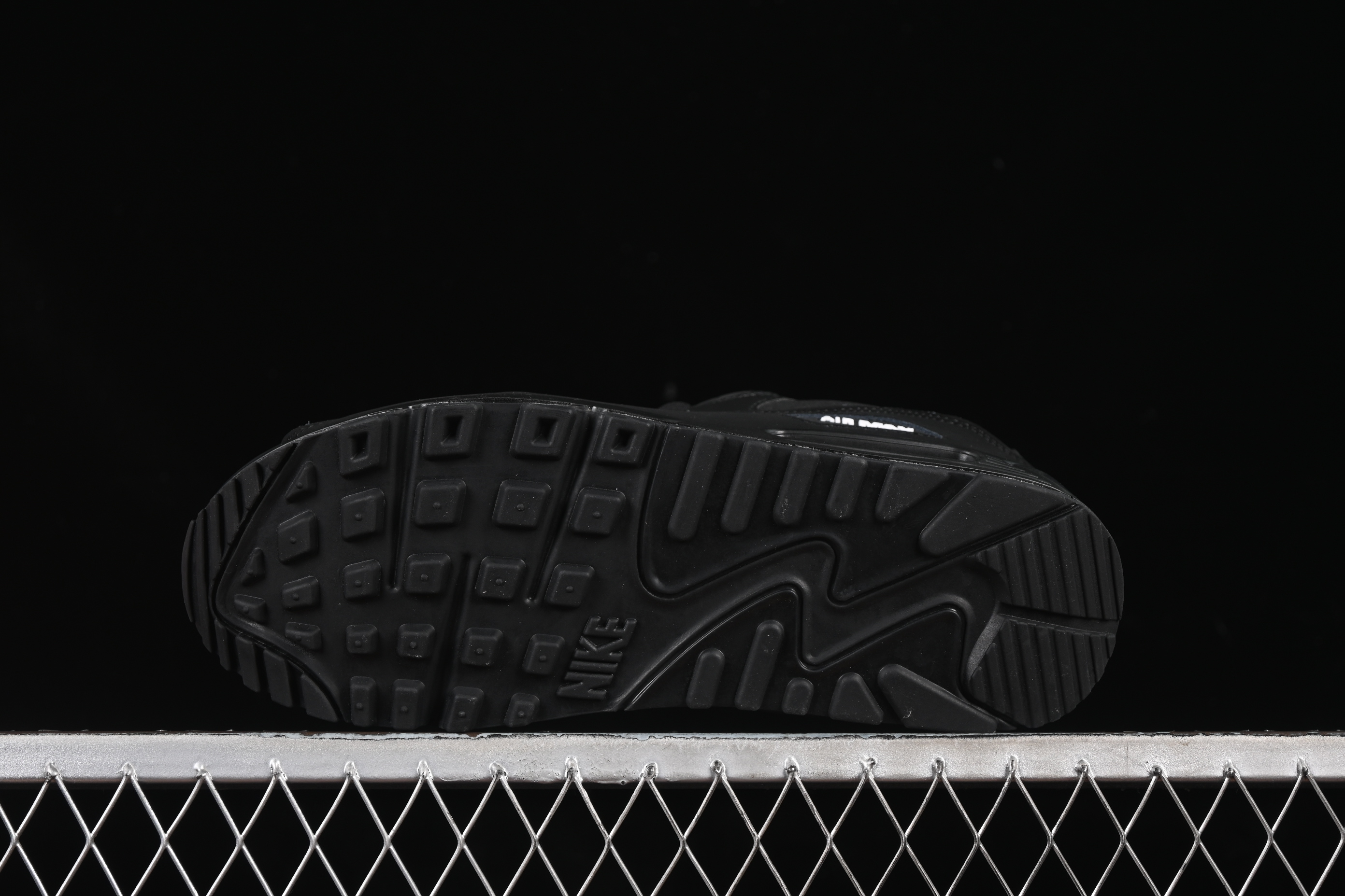 Nike Air Max 90 Retro Running Shoes with Air Cushion Technology - AJ1285-019