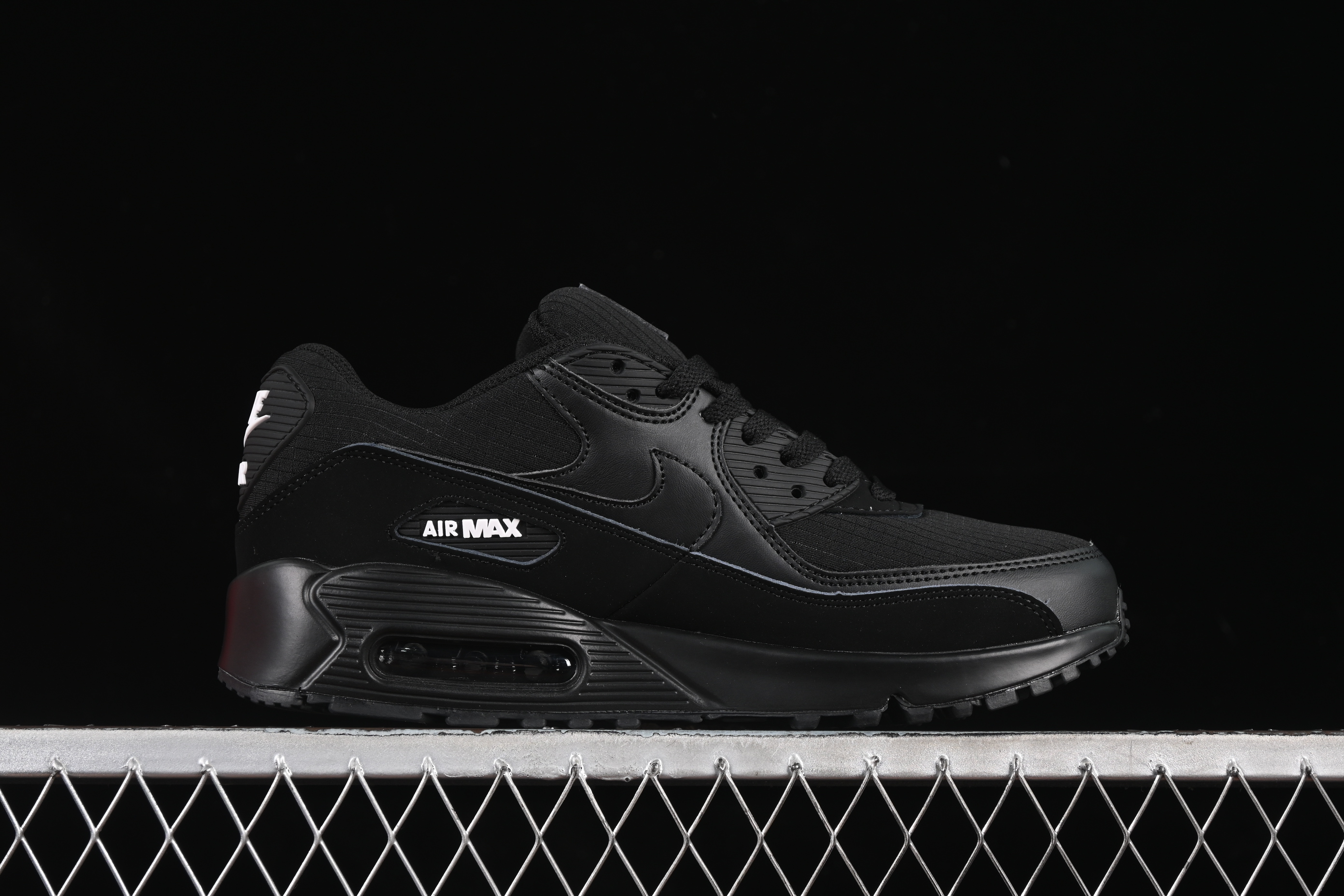 Nike Air Max 90 Retro Running Shoes with Air Cushion Technology - AJ1285-019