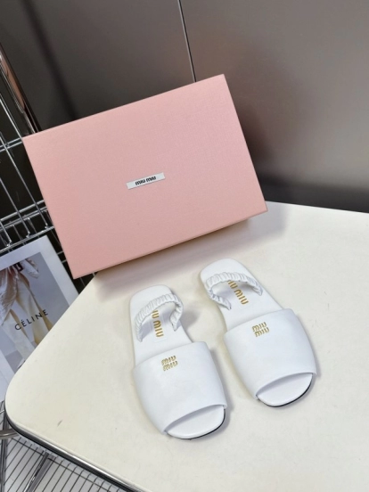 2025 Women Miu Miu White Leather Slippers LY00