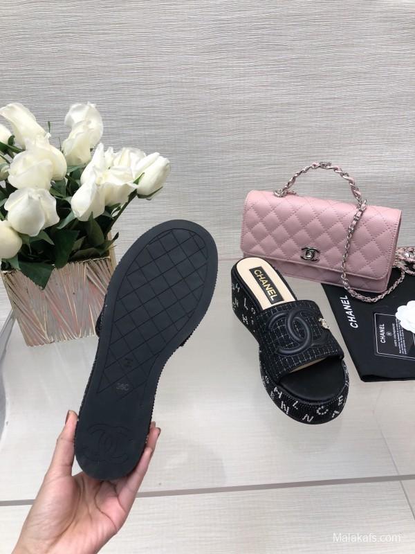 2025 Slippers CHANEL Black Fabric Slippers LY00320
