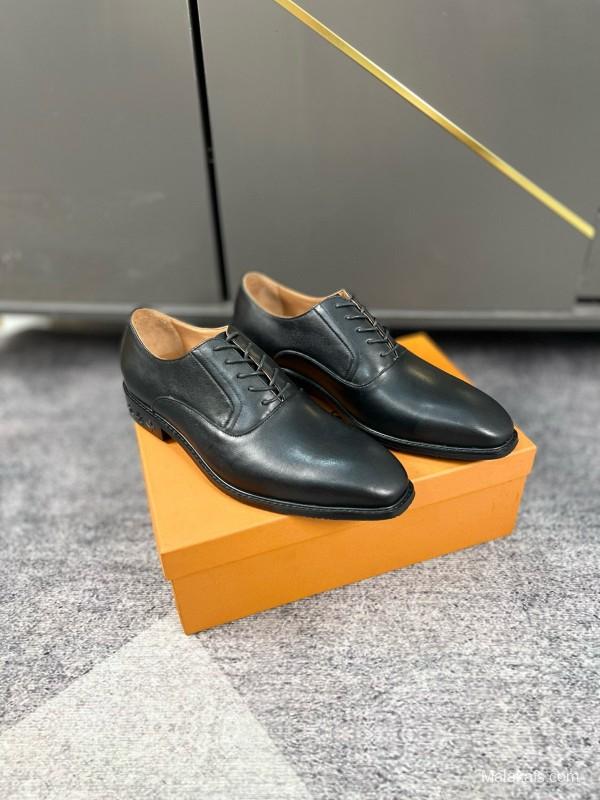 2024 Men Louis Vuitton Black Leather Leather Oxford MJ00380