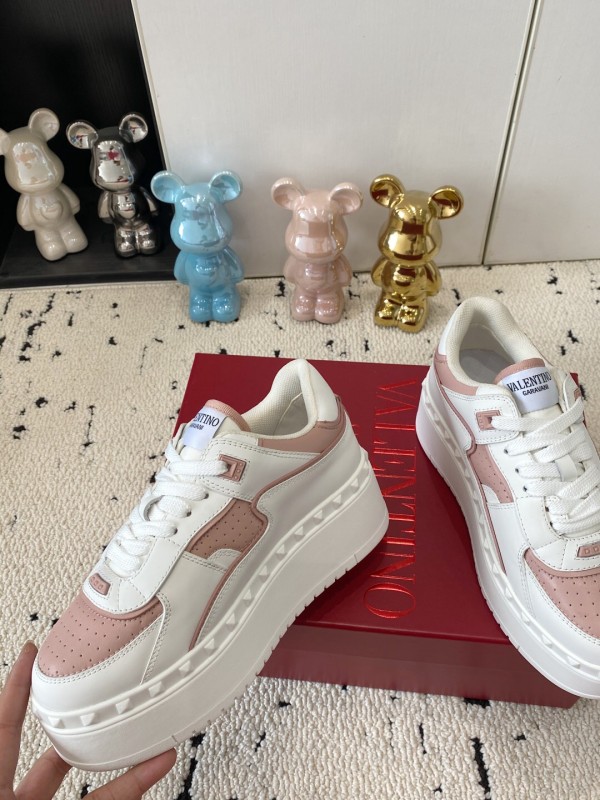 2025 Women Valentino White Pink Leather Sneakers LY00340