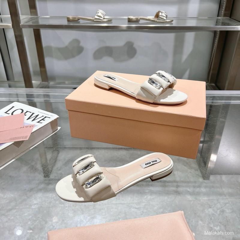 2025 Women Miu Miu White Leather Slippers KFY00250