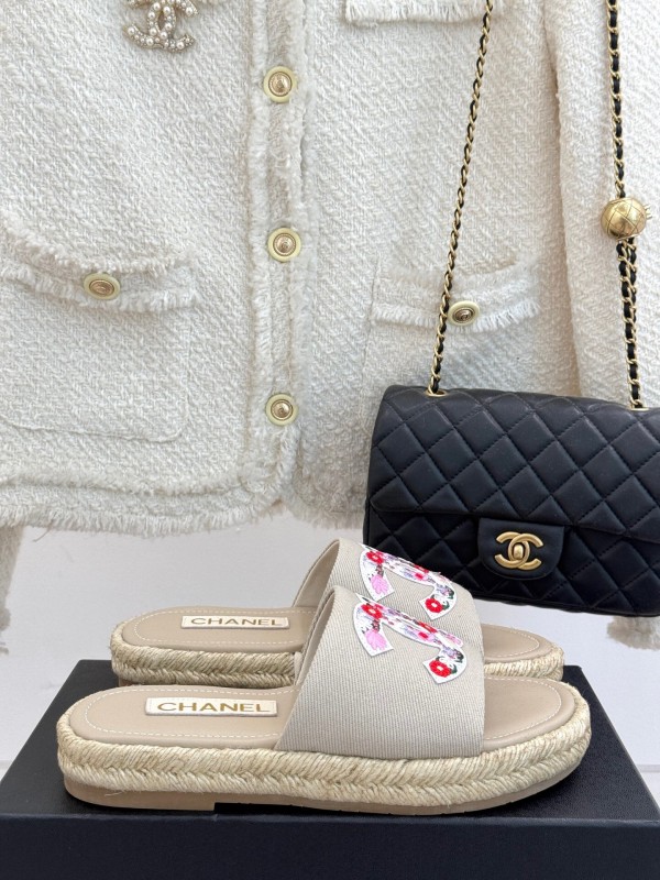 2025 Slippers Chanel Beige Floral Embroidery Espadrille KFY00230