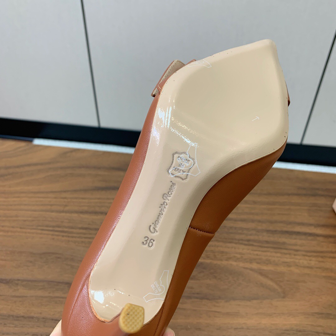 2025 Women Gianvito Rossi Brown Leather Heels KFY00300