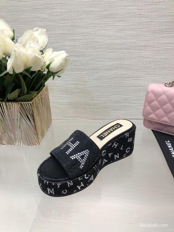 2025 Slippers Chanel Black Fabric Slippers