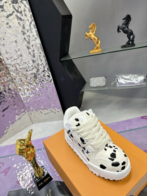 2024 Women Louis Vuitton White Black Leather Sneakers