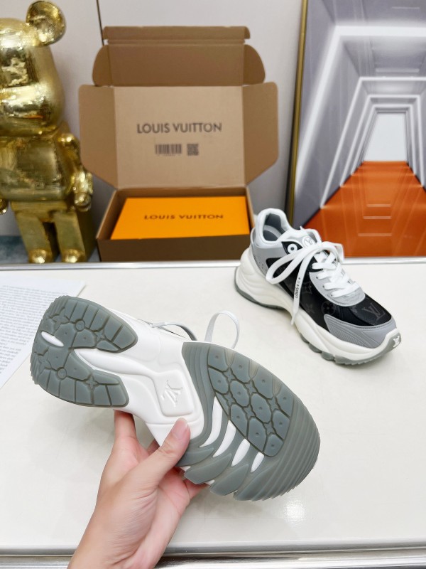 2025 Unisex Louis Vuitton Black White Leather Mesh Sneakers LY00340