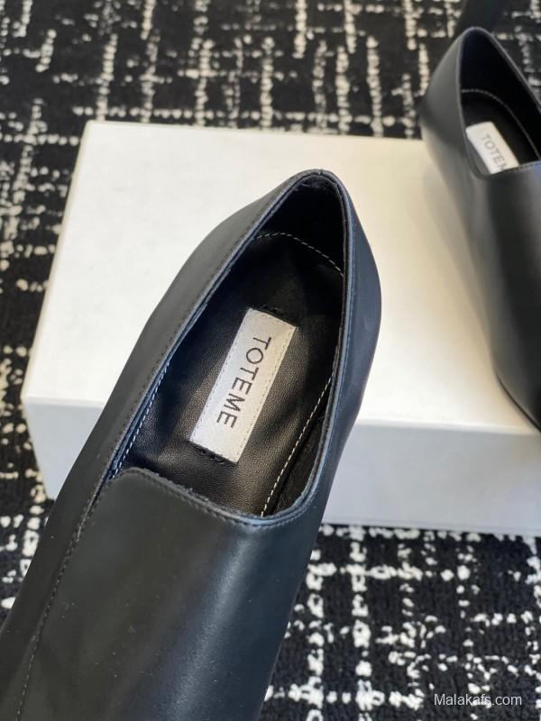 2025 Women Toteme Black Leather Slip-On Loafers