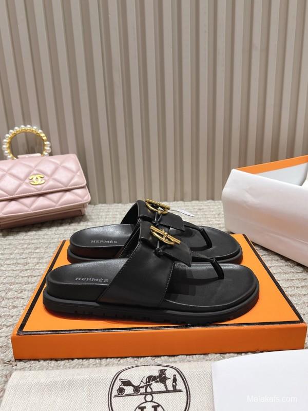 2025 Slippers Hermès Black Leather Slippers LY00270