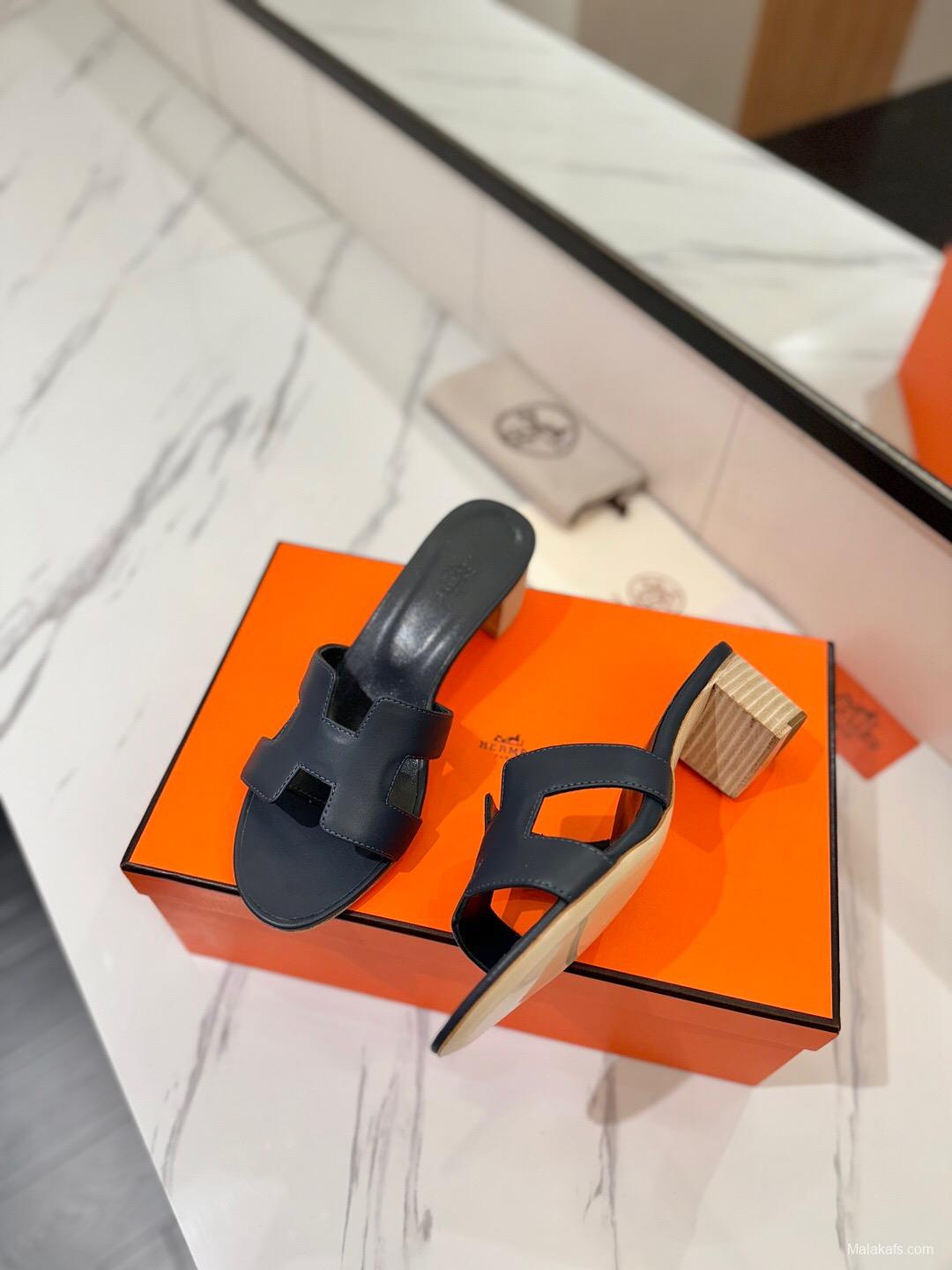 2025 Women Hermès Black Leather Heeled Slippers