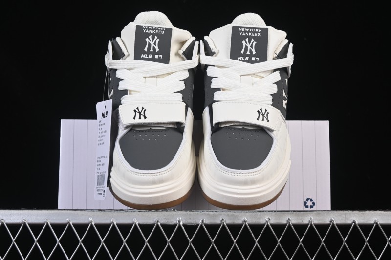 Adidas NY MLB Chunky Liner New York Yankees Hook and Loop Lightweight Platform Casual Sneakers - 3ASXW015N50BKS