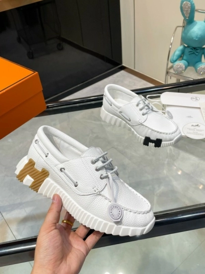 Hermès Classic Casual Sports Shoes with Exaggerated H Logo and Heightening Design - LY00300