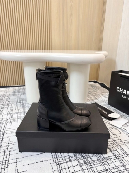 Chanel Classic Chunky Heel Back Zipper Ankle Boots - LY00320