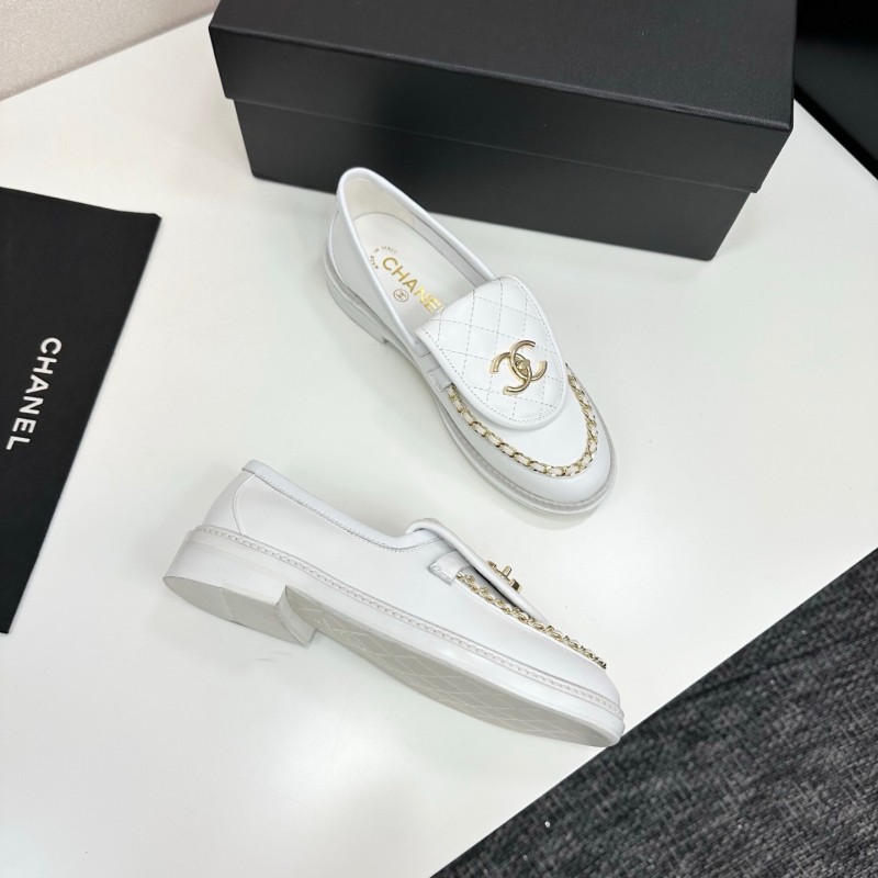 Chanel Classic Flap Chain CC Loafers with Buckle Closure - LY00320