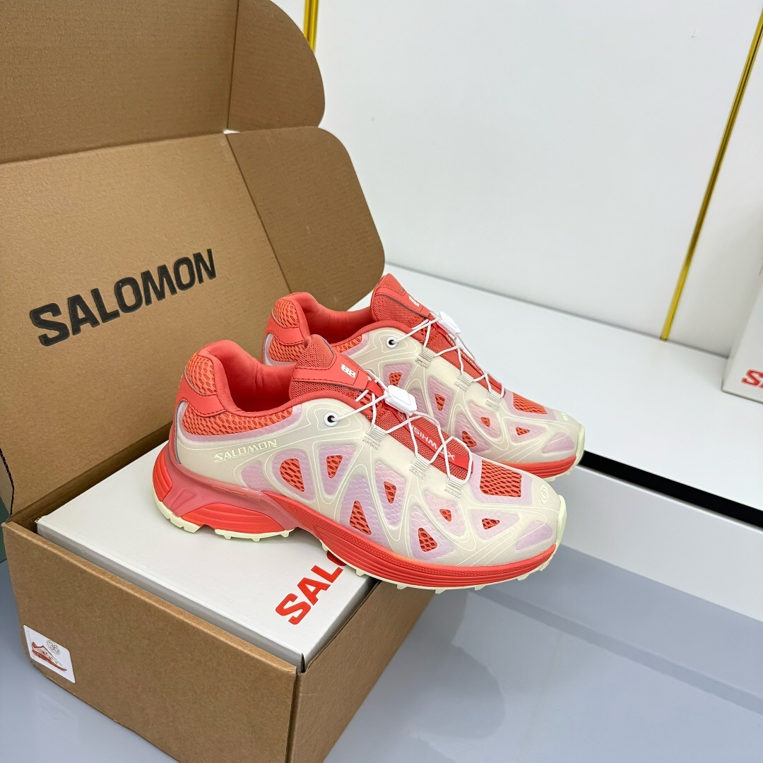 Salomon XT Whisper Casual Shoes with Thick Sole and Color Blocking - LY00310