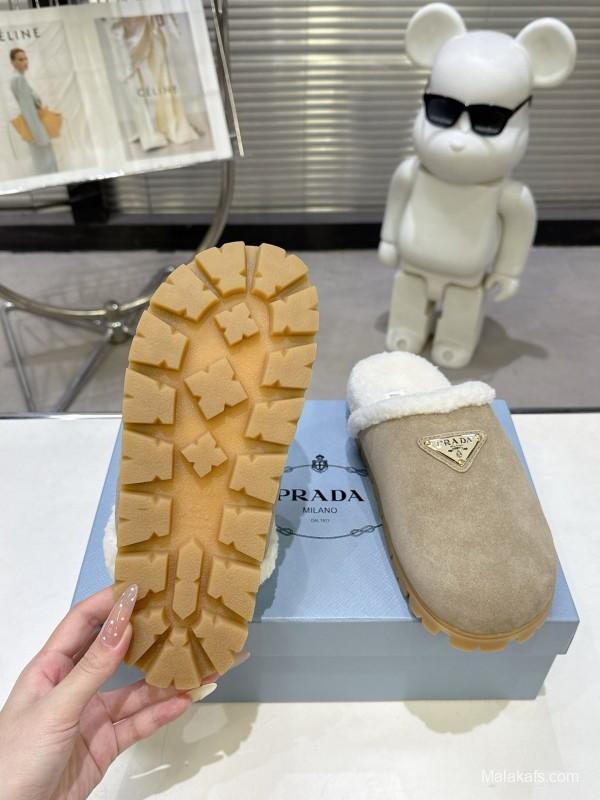 Prada 2025 Fall Winter New Fur Mule Triangle Buckle Bread Toe Half Slipper - KFY00270
