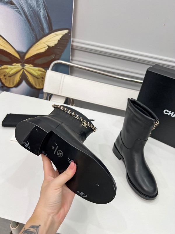 Chanel 2025 SS Quilted Leather Chain CC Flat Ankle Boots - LY00400