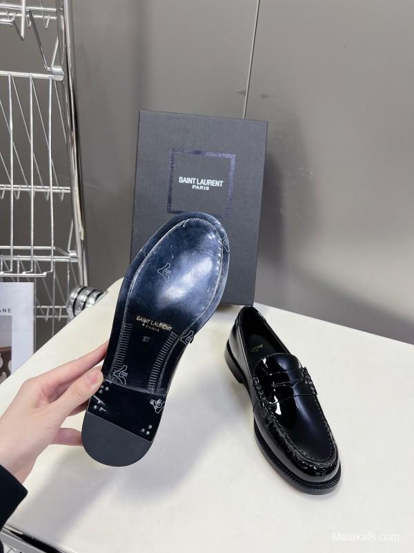 Saint Laurent Classic Loafer Flats - KFY00350