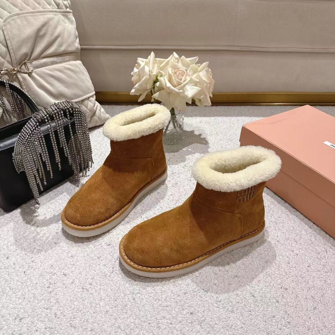 MIU MIU Snow Boots with Shallow Cut Design and Anti-Slip Sole - LY00300