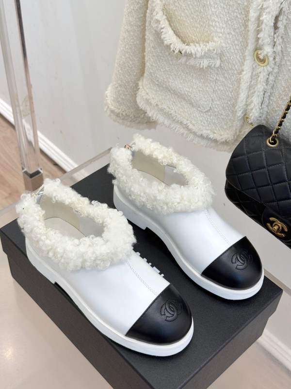 Chanel 25K Series Two-Tone CC Fur Snow Boots - KFY00270