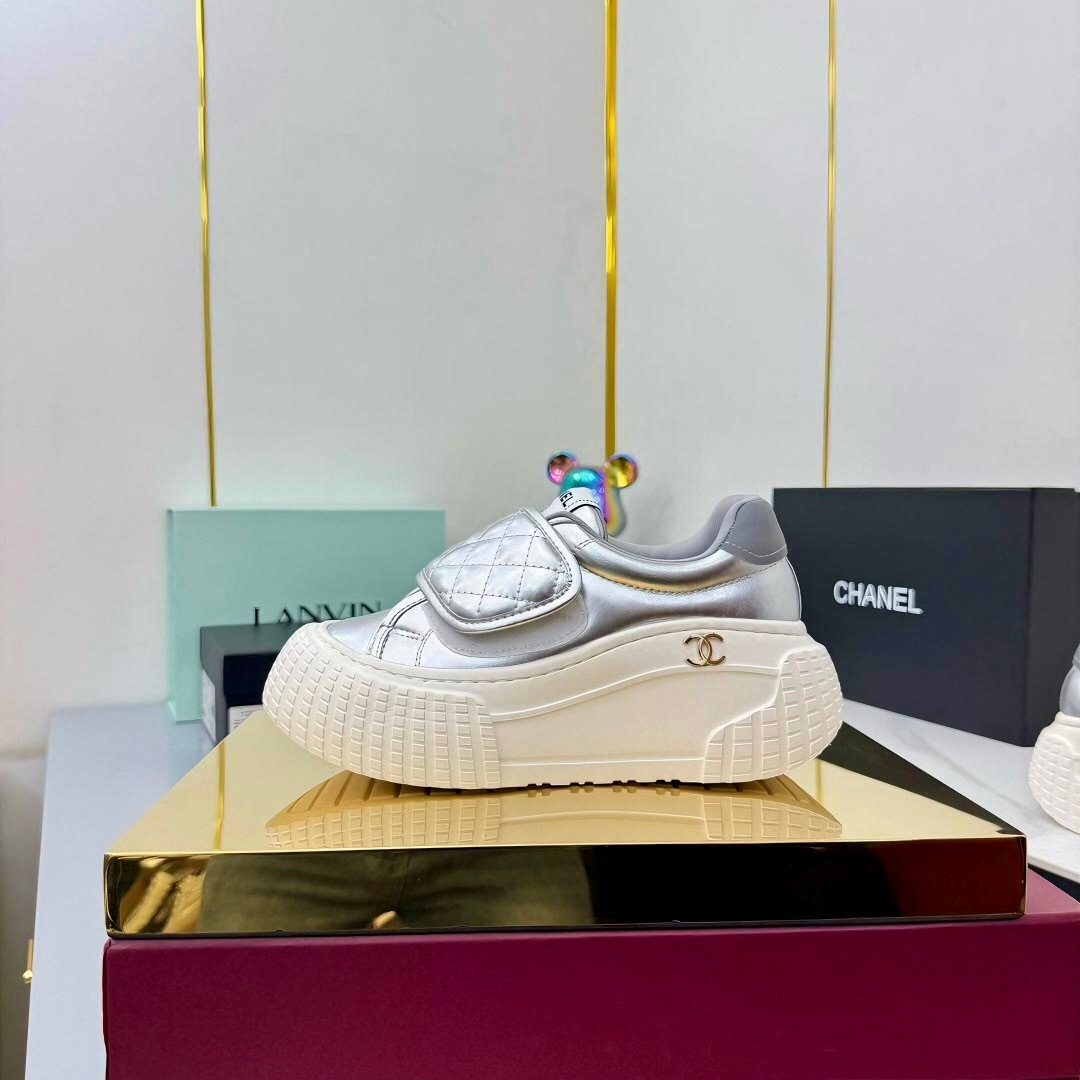 Chanel 2025/SS Panda Casual Sneakers Bread Shoes - LY00330
