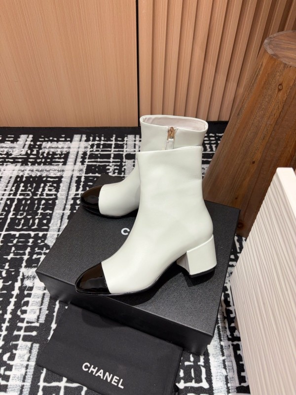Chanel 2025/SS Quilted Patent Leather Block Heel Elastic Ankle Boots - LY00350