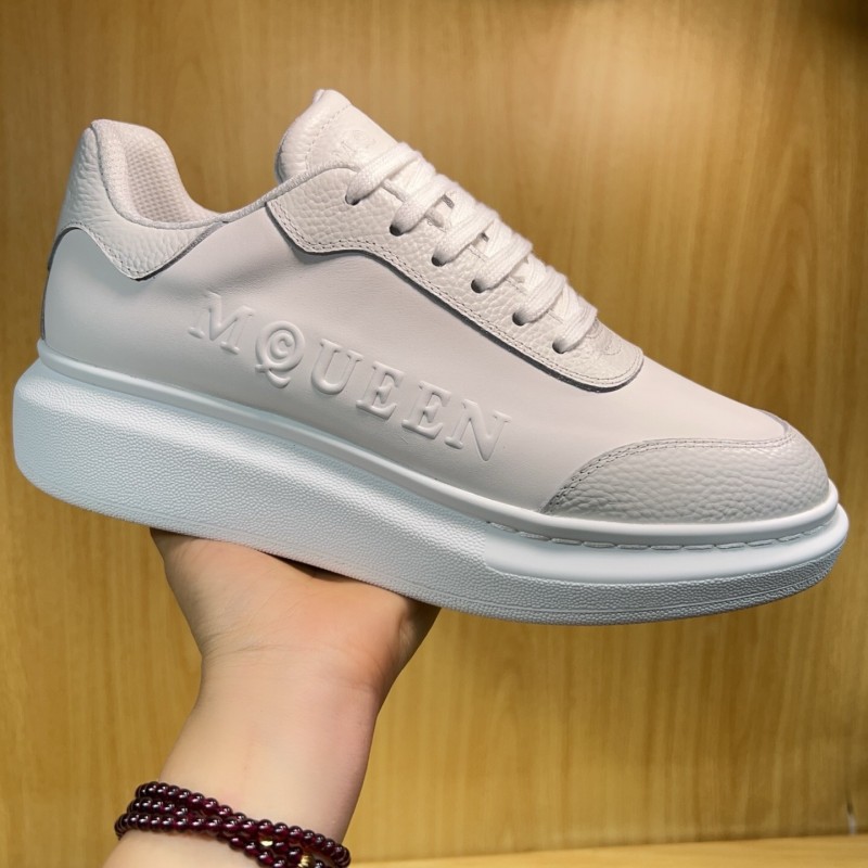 Alexander McQueen Spring 2025 Collection Platform Sneakers with Thick Sole Design - AS00320