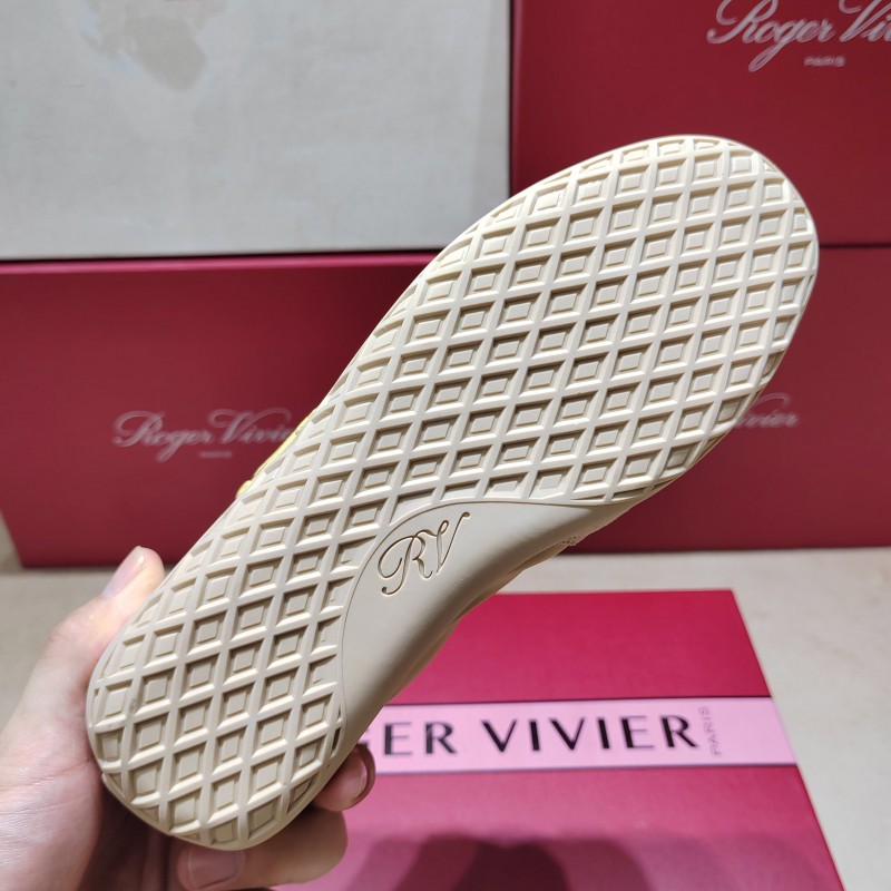 Roger Vivier SS25 Casual Sneakers Classic Design - L Y00300