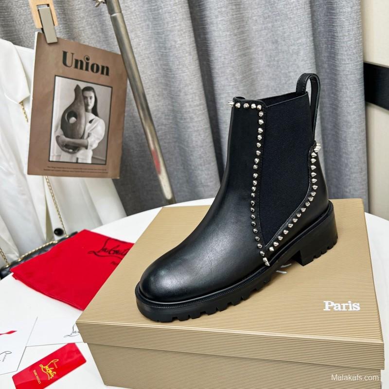 Christian Louboutin Fall/Winter 2025 Classic Ankle Boots with Studded Design - LY00330