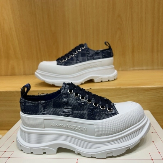 Alexander McQueen Spring Summer 2025 Premium Platform Sneakers - AS00300