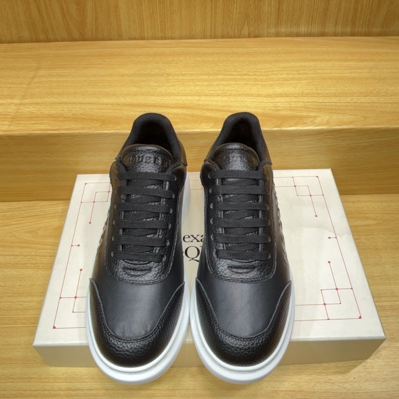 Alexander McQueen Spring 2025 Collection Platform Sneakers with Thick Sole Design - AS00320